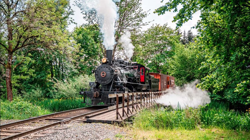 Santiam Excursions, Train rides, oregon, fun things to do, sunday brunch, lebanon oregon, holiday trains, railriders, rail bike tours, family adventures, what to do with kids