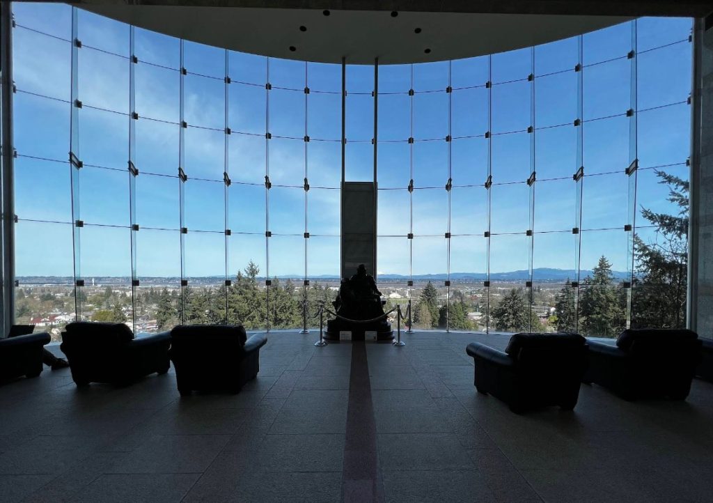 The Grotto, Portland Oregon, Hidden Gardens, Religious Sanctuary, Places To Meditate, City Views, Catholic Church, Enclusive Spaces, Christmas Lights, Basalt Cave, Wheelchair Accessible, Pet Friendly