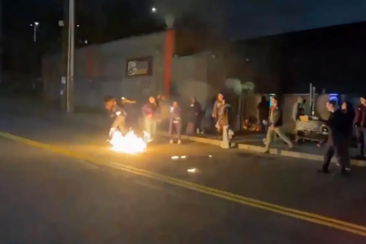 anti_ice_burning_flag_pdx Anti-ice demonstrator burns American flag in Portland