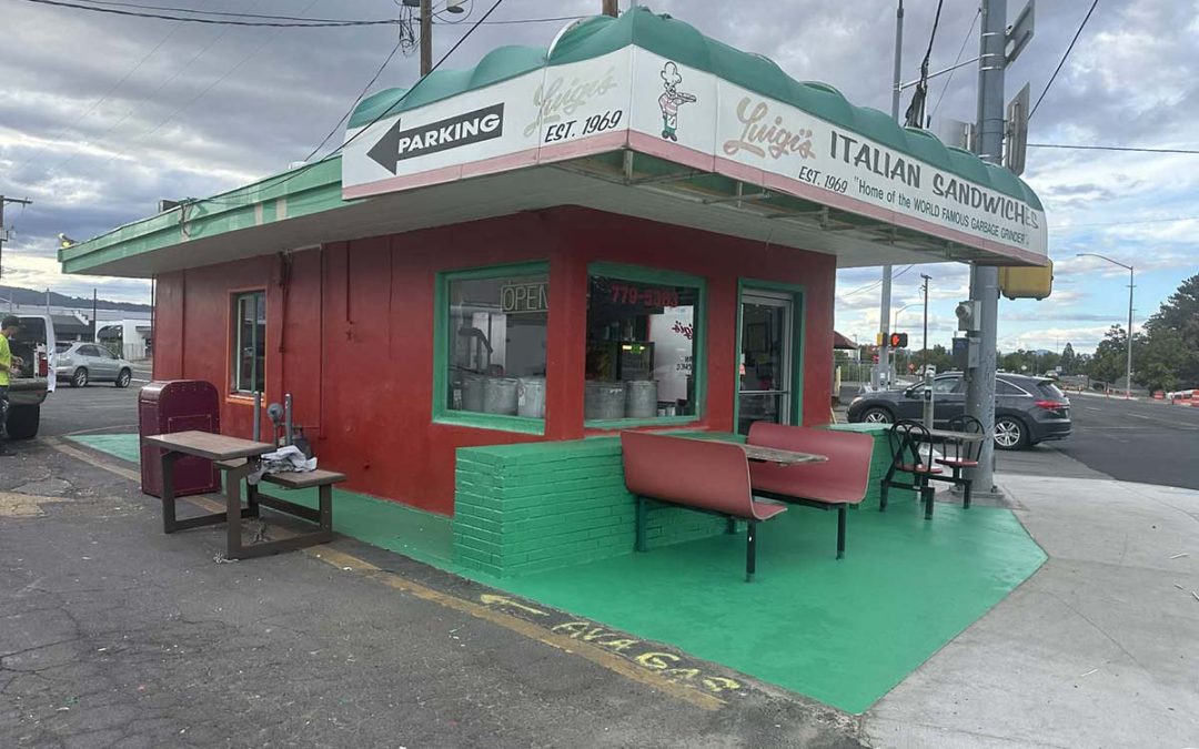 This Tiny Sandwich Shop In Oregon Has Lines Out The Door And Locals Happily Wait Anyway