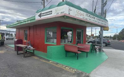 This Tiny Sandwich Shop In Oregon Has Lines Out The Door And Locals Happily Wait Anyway