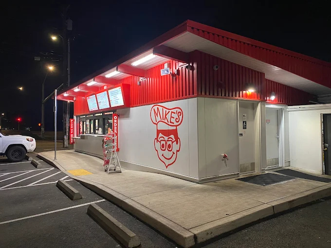 Mike’s Drive-In exterior in Milwaukie Oregon classic red and white drive-in burger restaurant