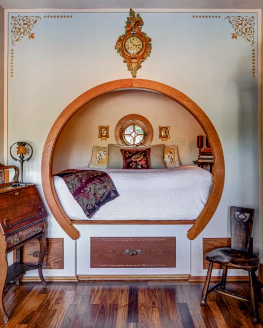 hobbit house, airbnb, mosier oregon, tolkein, middle-earth, unique stays, columbia river gorge, cottage for rent, storybook rental, central oregon, PNW, pacific northwest, getaways