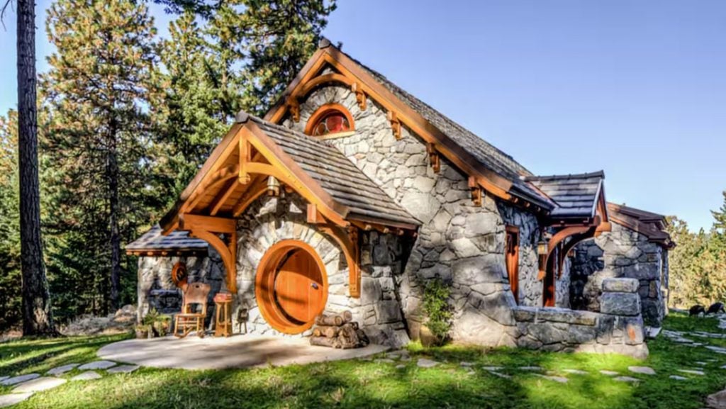 hobbit house, airbnb, mosier oregon, tolkein, middle-earth, unique stays, columbia river gorge, cottage for rent, storybook rental, central oregon, PNW, pacific northwest, getaways