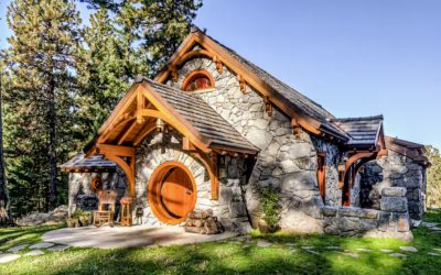 This Hidden Hobbit-Style Airbnb in Oregon Feels Like Stepping Into a Tolkein Book