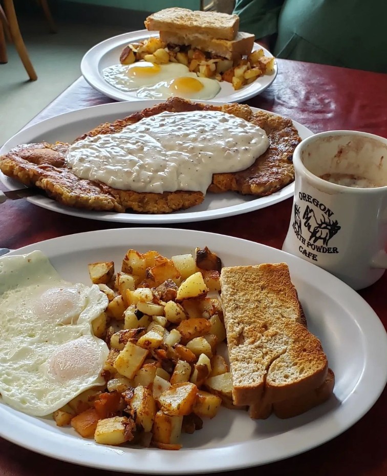 best mom and pop restaurants oregon 2026, North Powder Cafe And Truck Stop, North Powder