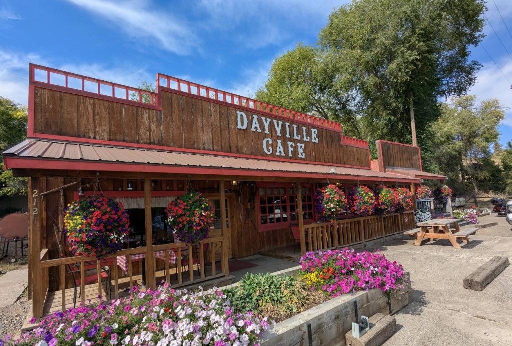 best mom and pop restaurants oregon 2026, Dayville Cafe, Dayville