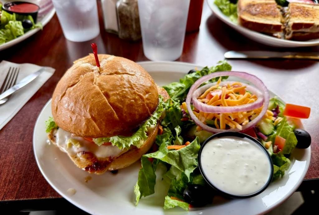 best mom and pop restaurants oregon 2026, Dayville Cafe, Dayville