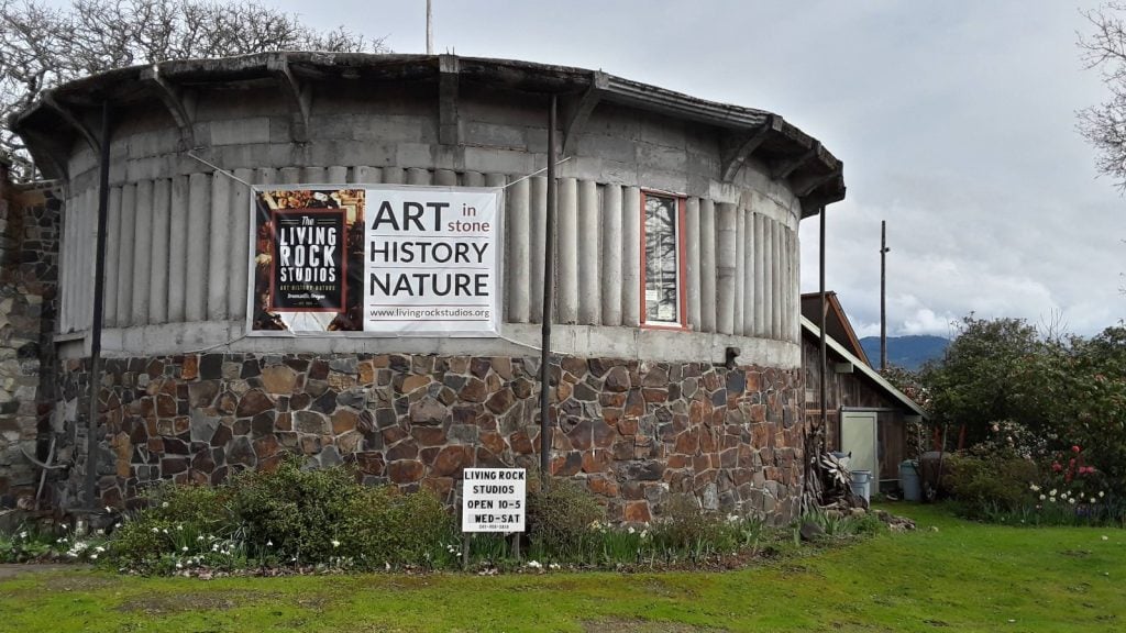 Living Rock Studios, Brownsville Oregon, Rocks and Minerals Museum, Willamette Valley, Rockhounding, Roadside Attractions, Things To Do, Family Fun, Good Places for Kids, Logging History, Exhibits, Petrified Wood, Jasper, Agates, Thunder Eggs