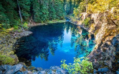Woman Airlifted from Oregon’s Blue Pool After Serious Injury on Popular Trail