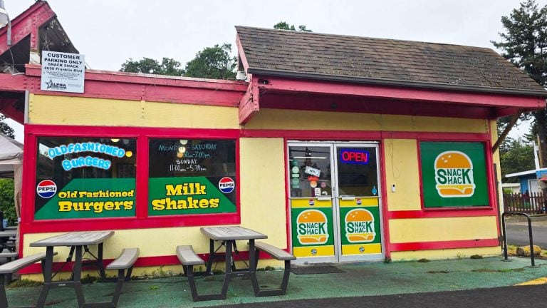 This Old School Eugene Burger Spot Is Still Serving Up Some of the Best Comfort Food Meals Around