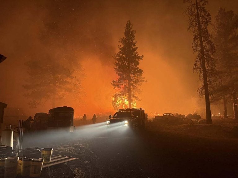 Oregon’s Akawa Butte Fire Explodes Past 26,000 Acres as Crews Battle to Protect Sisters
