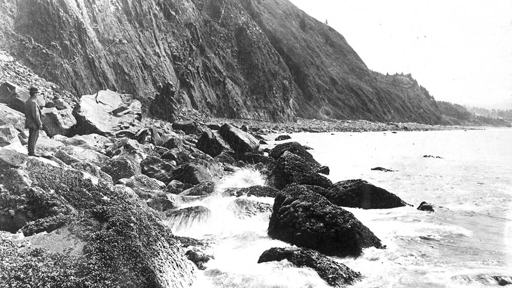 3229197783_6cff2c619b_k–COVER unsolved mysteries, oregon, myths and legends, history, lost treasure, gold, mining days, coos bay, horsethief meadows, blue bucket mine, meek cutoff, lost wagon train, stagecoach robbery, southern oregon, The Goonies, neahkahnie mountain, shipwreck, beeswax, interesting
