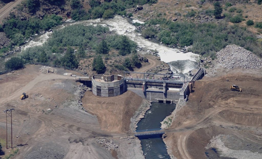 detroit dam, oregon, green peter, lawsuits, marion county, willamette valley, santiam river, city of salem, dam history, reservoir drawdowns, water supply, dead fish, native chinook salmon, kokanee, debate, snake river, columbia river, leaburg, klamath dams removal, iron gate