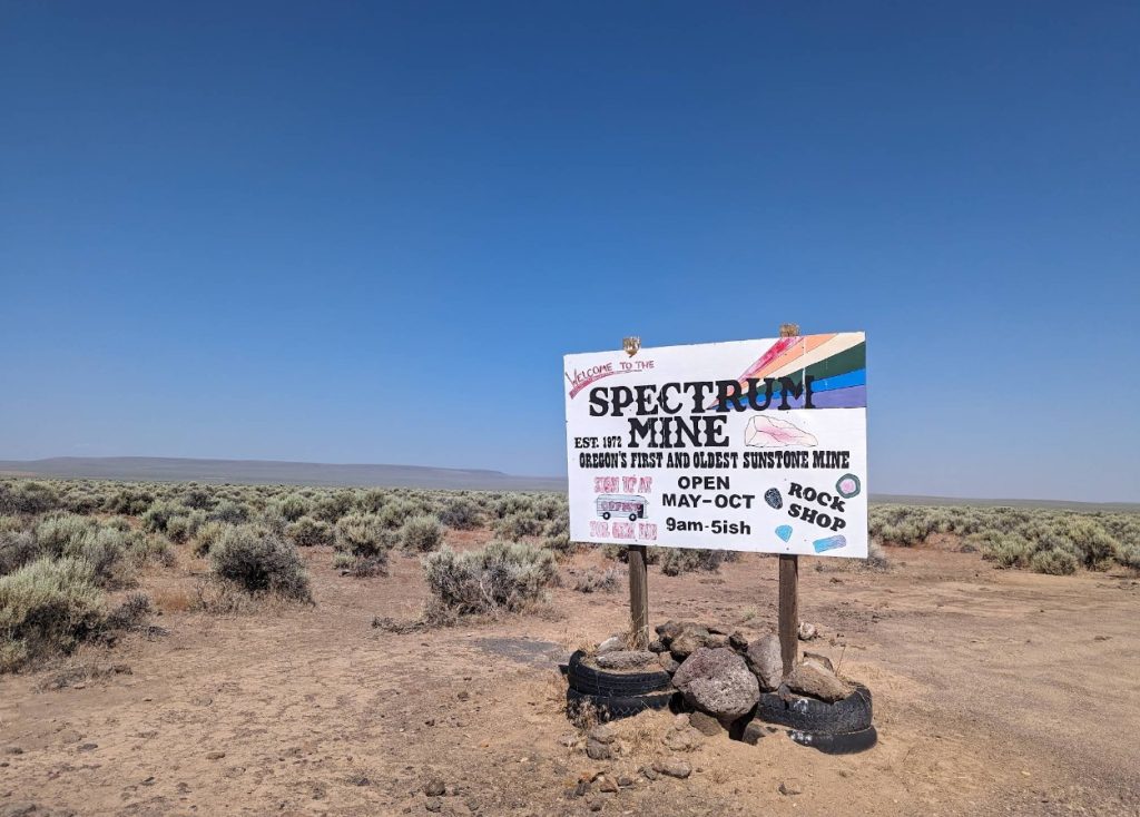 spectrum mine, sunstones, southern oregon high desert, plush OR, gemstones, free dig, fee site, BLM, public collecting site, oregon outback, the hogback, road trips, adventures, family fun, things to do, places to go