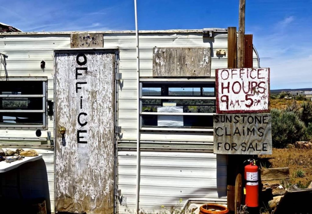 spectrum mine, sunstones, southern oregon high desert, plush OR, gemstones, free dig, fee site, BLM, public collecting site, oregon outback, the hogback, road trips, adventures, family fun, things to do, places to go