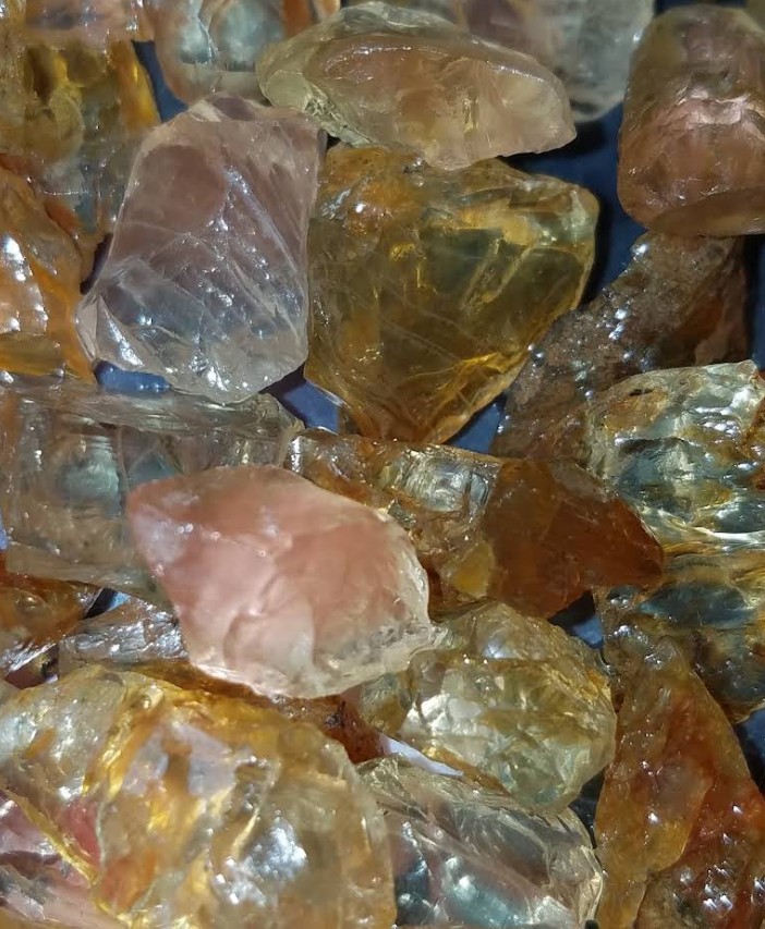 spectrum mine, sunstones, southern oregon high desert, plush OR, gemstones, free dig, fee site, BLM, public collecting site, oregon outback, the hogback, road trips, adventures, family fun, things to do, places to go