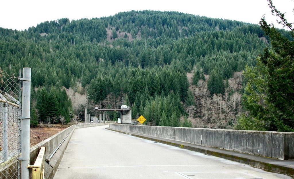 detroit dam, oregon, green peter, lawsuits, marion county, willamette valley, santiam river, city of salem, dam history, reservoir drawdowns, water supply, dead fish, native chinook salmon, kokanee, debate, snake river, columbia river, leaburg, klamath dams removal
