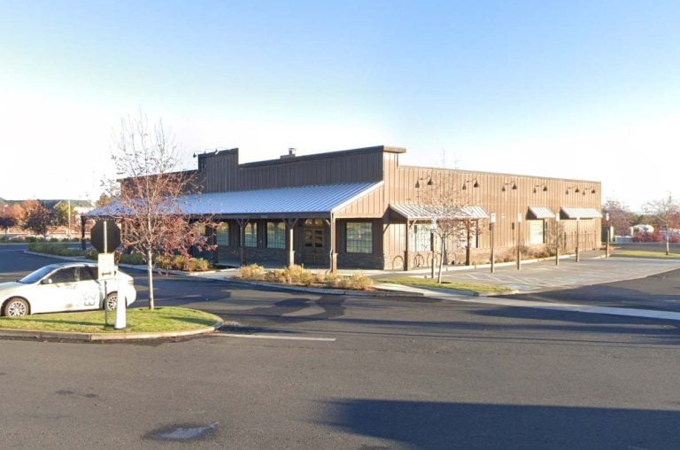 Bend’s Old Cracker Barrel Is Getting a New Life as a Carhartt Store