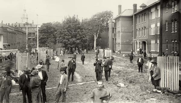 Oregon State Hospital in Salem around 1905