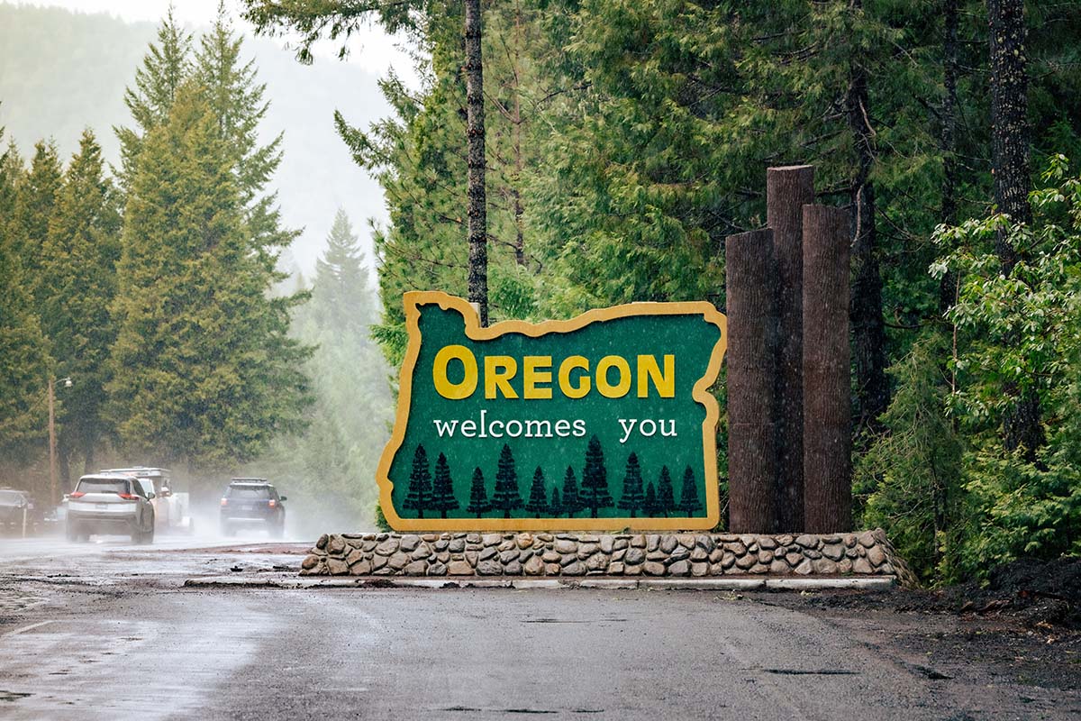 Oregon,Welcomes,You,Sign,At,State,Line.,Us-hwy,199,Redwood Oregon welcomes you sign