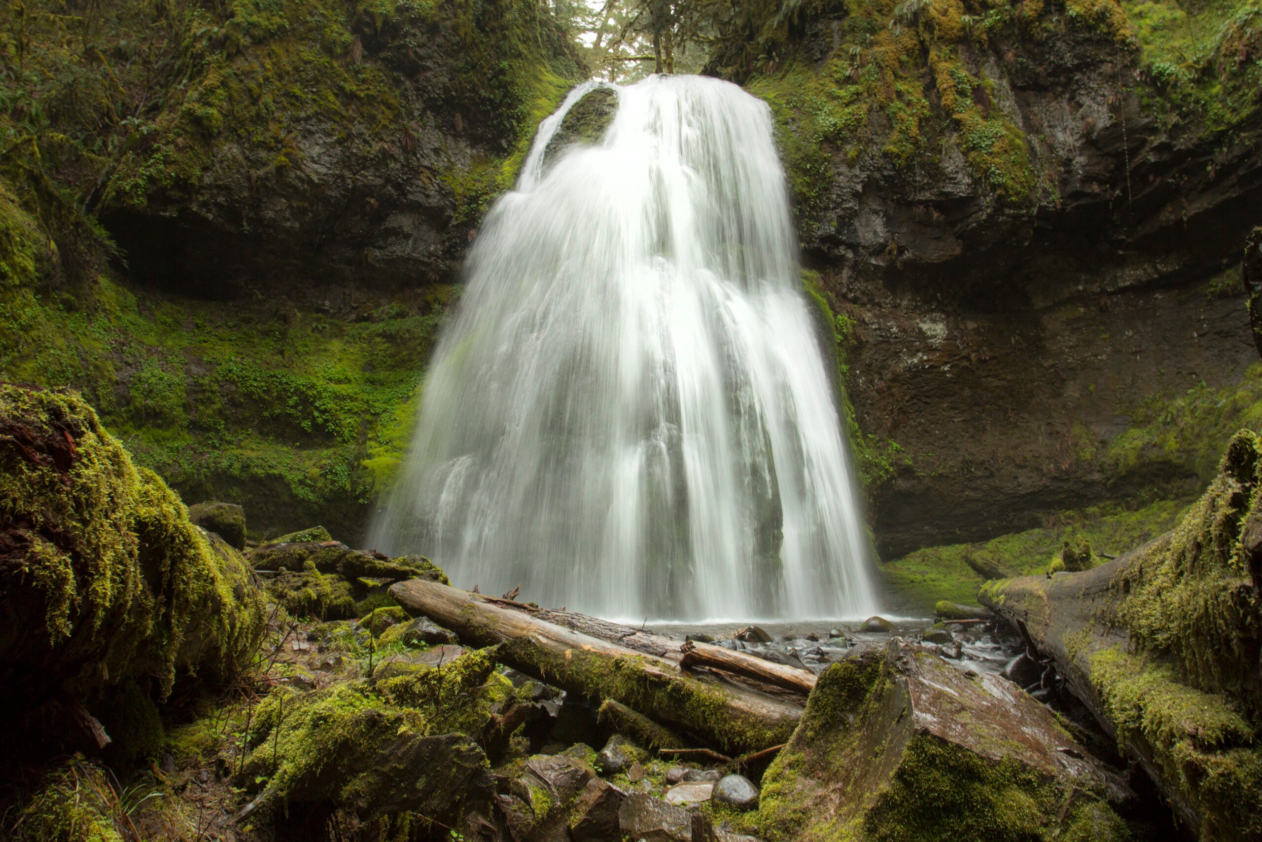 Spirit Falls in Oregon