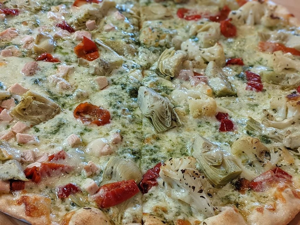 Milwaukie Pizza Co., Milwaukie Oregon, Clackamas County, Portland Area, Best Restaurants, Honey Crust Pizza, Full Pies, By The Slice, Family Owned, Support Local, Mom n Pop, Fresh Ingredients, Unique Recipes