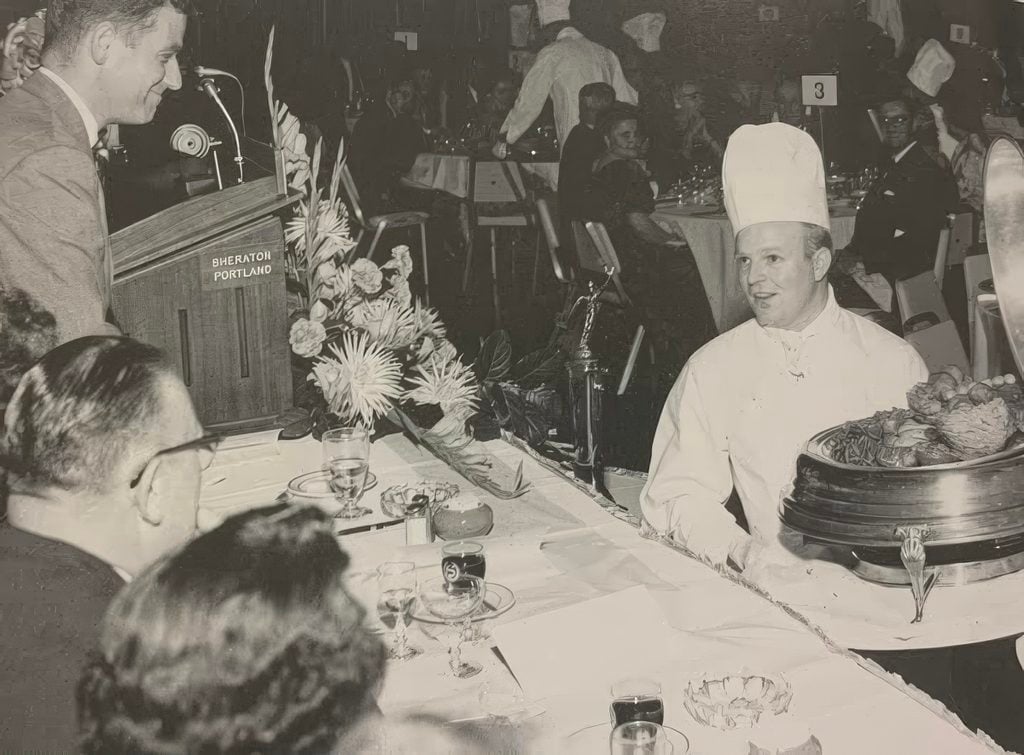 Der Rhinelander, NE Portland, Oregon, Long Gone, Old Restaurants, Nostalgia, Sandy Blvd, Memories, German Food, Gustav's, Horst Mager, History, Famous Fondue, Schnitzel, Bierhaus, Stories, Vintage PDX, Accordion Players, Yodelers , The Sheraton, Mark Hatfield