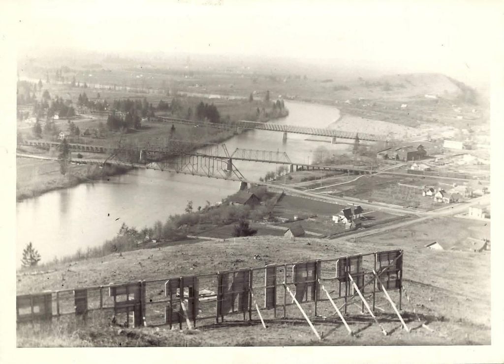 Springfield Oregon, Giant SPRINGFIELD sign, Forgotten History, Lost To Time, Location, Where Was It, Giant Finger Pointing, Railroad, Early 20th Century, 1910s, The Simpsons, Matt Groening, Rare Photos, Deep Dive, Lane County, Pacific Northwest, PNW, Willamette Heights