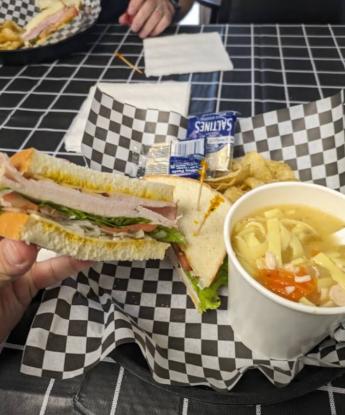 Kauffman's Market, La Grande, Eastern Oregon, Family Owned, Support Local, Fresh Ingredients, Farm to Table, Union County, Raw Milk, Farm Eggs, Local Honey, Homemade Pie, Sandwiches, Deli, Soups, Produce, Holiday Gifts, Road Trips