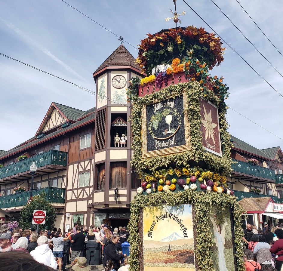 Mount Angel, Oregon, Willamette Valley, Small Towns, Bavarian Village, Mt. Angel Oktoberfest, Benedictine Abbey, Marion County, German Food, Lots of Beer, Historic Towns, Things To Do, Places to Go, Glockenspiel, Festivals, Silverton