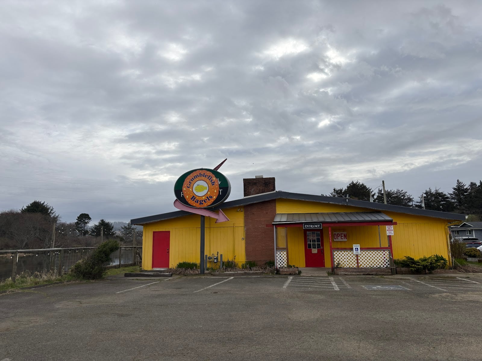 grumblefish-bagels-featured The yellow Grumblefish Bagels building on SE First Street in Lincoln City.