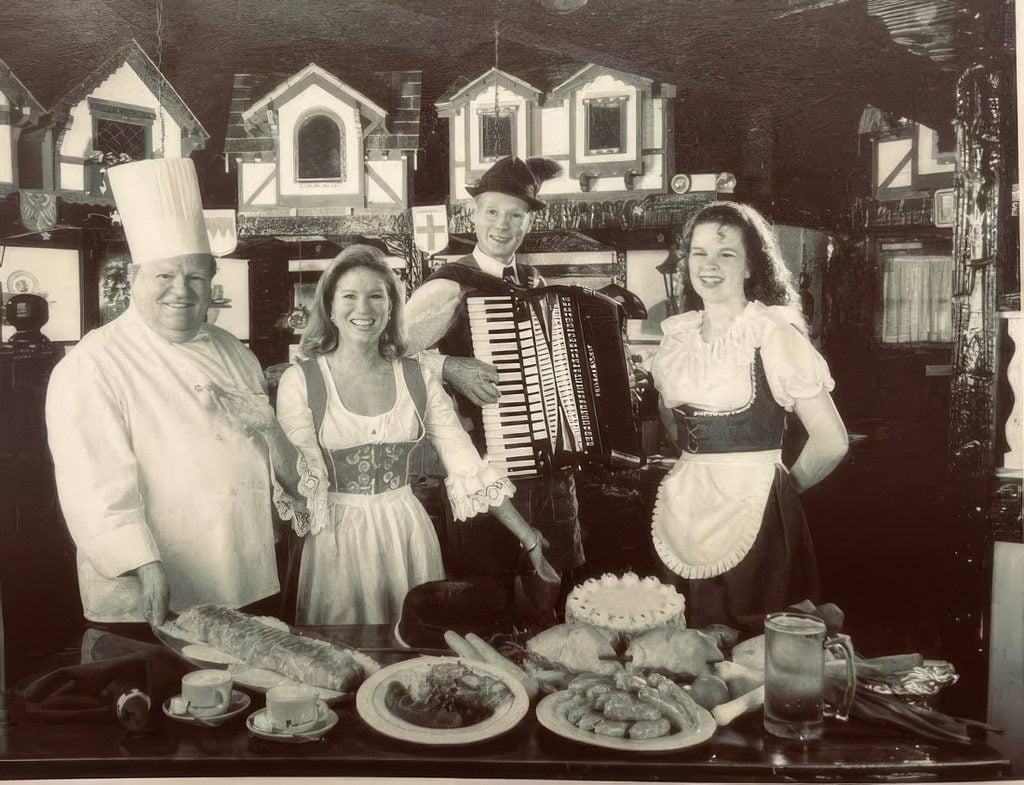 Der Rhinelander, NE Portland, Oregon, Long Gone, Old Restaurants, Nostalgia, Sandy Blvd, Memories, German Food, Gustav's, Horst Mager, History, Famous Fondue, Schnitzel, Bierhaus, Stories, Vintage PDX, Accordion Players, Yodelers 
