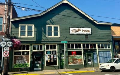 This Oregon Restaurant Serves Comfort Food With a Front-Row Seat to the Creek