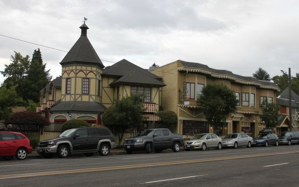 Der Rhinelander, NE Portland, Oregon, Long Gone, Old Restaurants, Nostalgia, Sandy Blvd, Memories, German Food, Gustav's, Horst Mager, History, Famous Fondue, Schnitzel, Bierhaus, Stories, Vintage PDX, Accordion Players, Yodelers 