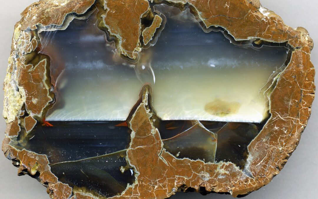 Oregon Geodes, Crystals, and Gemstones: Where to Find Them Legally