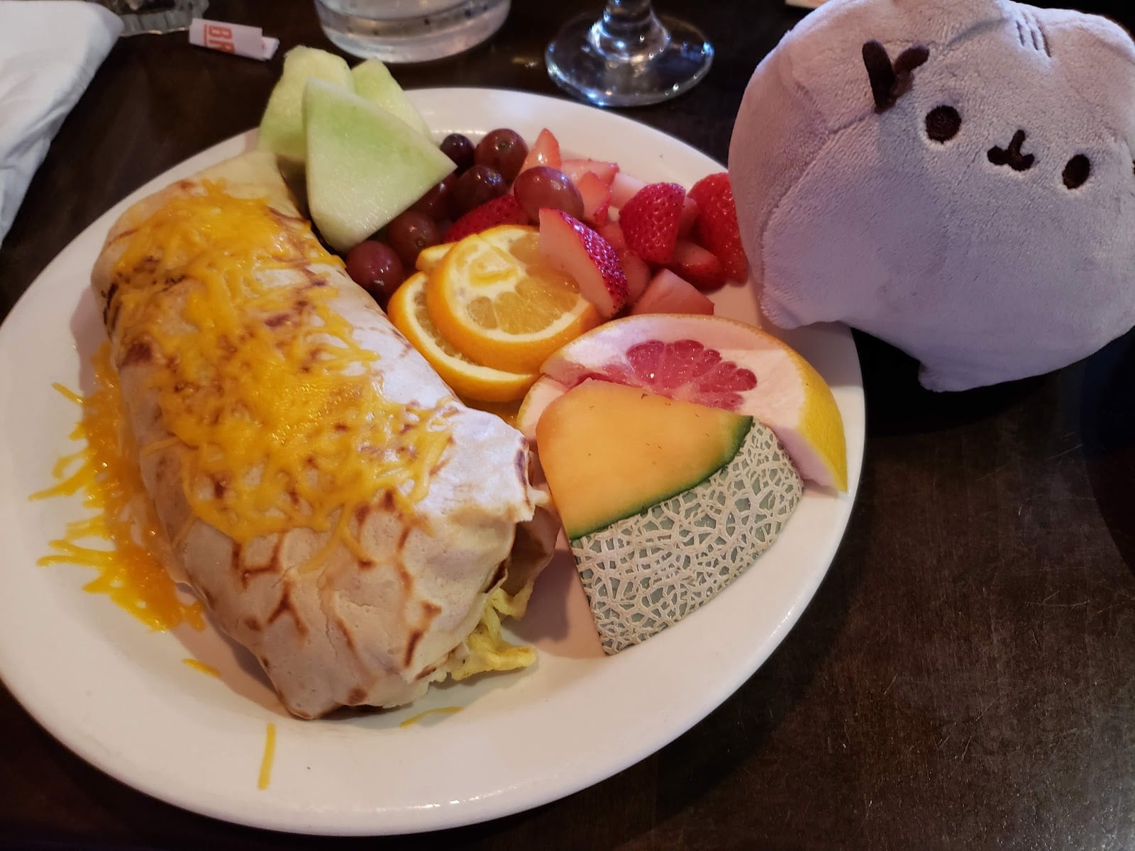 An omelet with fruit at Brick & Mortar Cafe in downtown Albany.