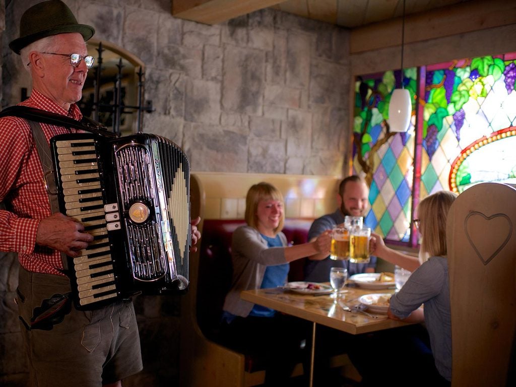 Der Rhinelander, NE Portland, Oregon, Long Gone, Old Restaurants, Nostalgia, Sandy Blvd, Memories, German Food, Gustav's, Horst Mager, History, Famous Fondue, Schnitzel, Bierhaus, Stories, Vintage PDX, Accordion Players, Yodelers 