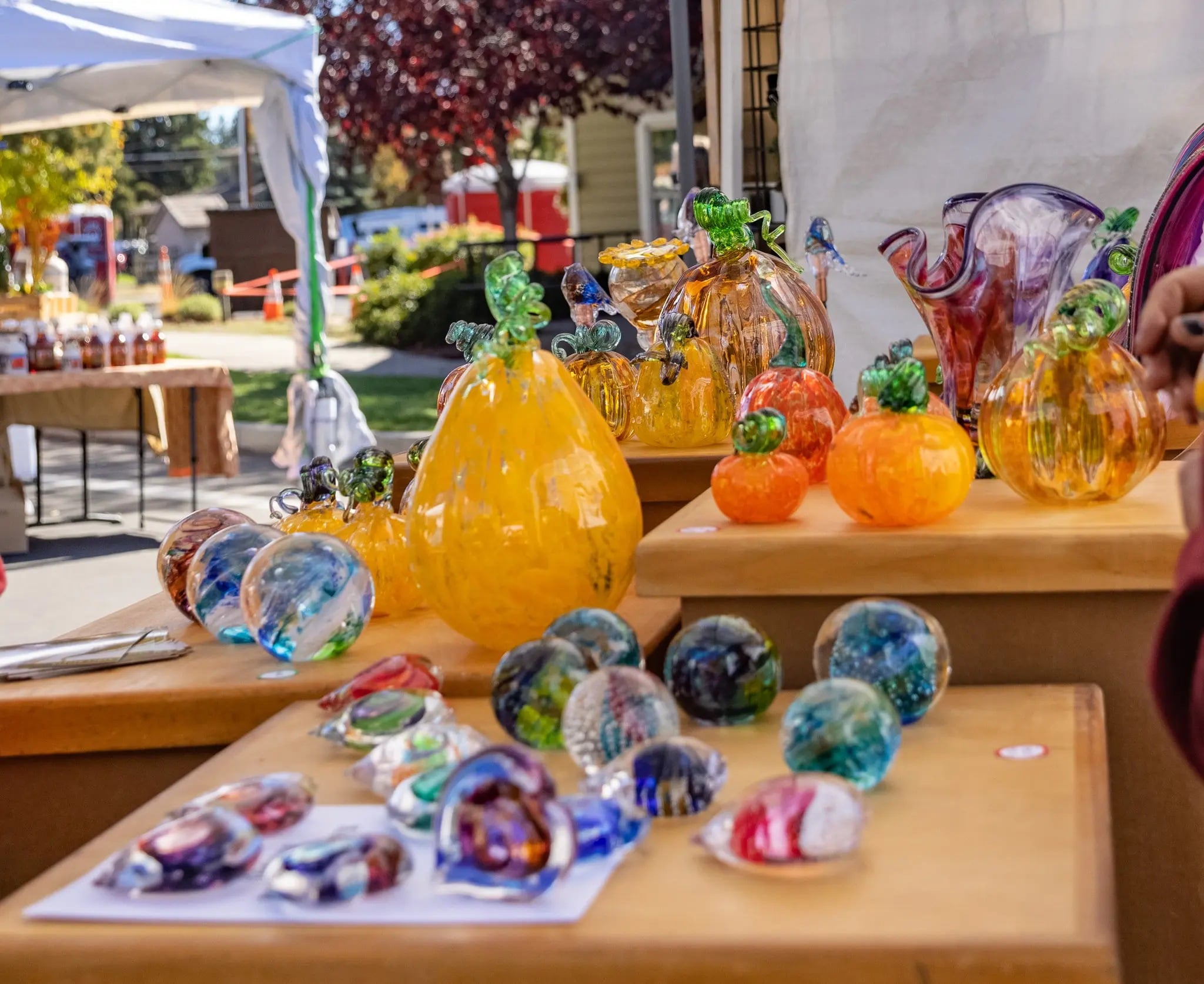 sisters-harvest-2026-faire Glasswork in the Harvest Faire event photograph supplied on Explore Sisters