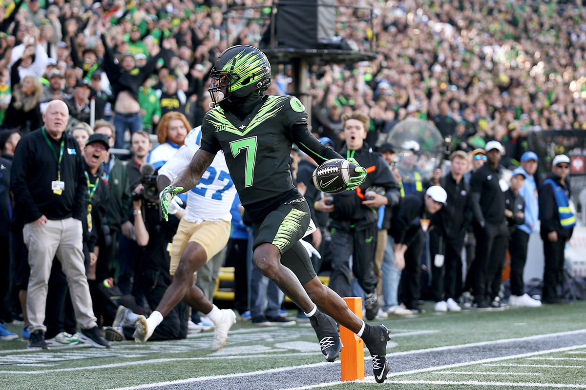26284011206780 Oregon wide receiver Evan Stewart