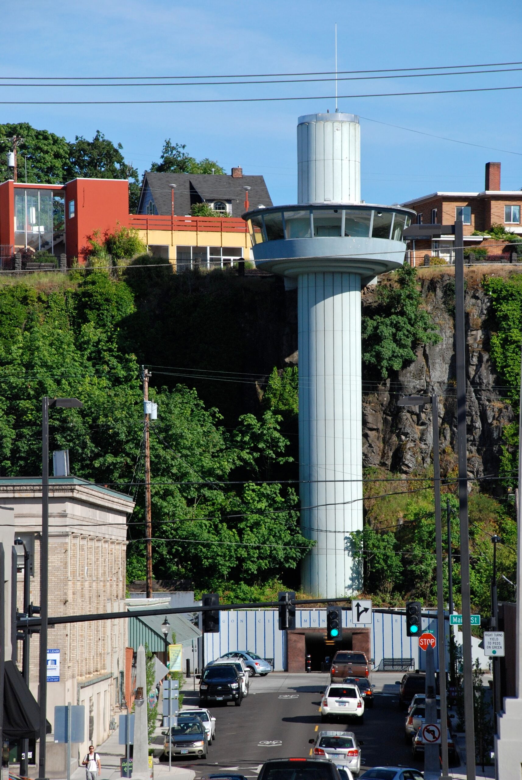 Full elevator tower connecting downtown Oregon City with the upper bluff