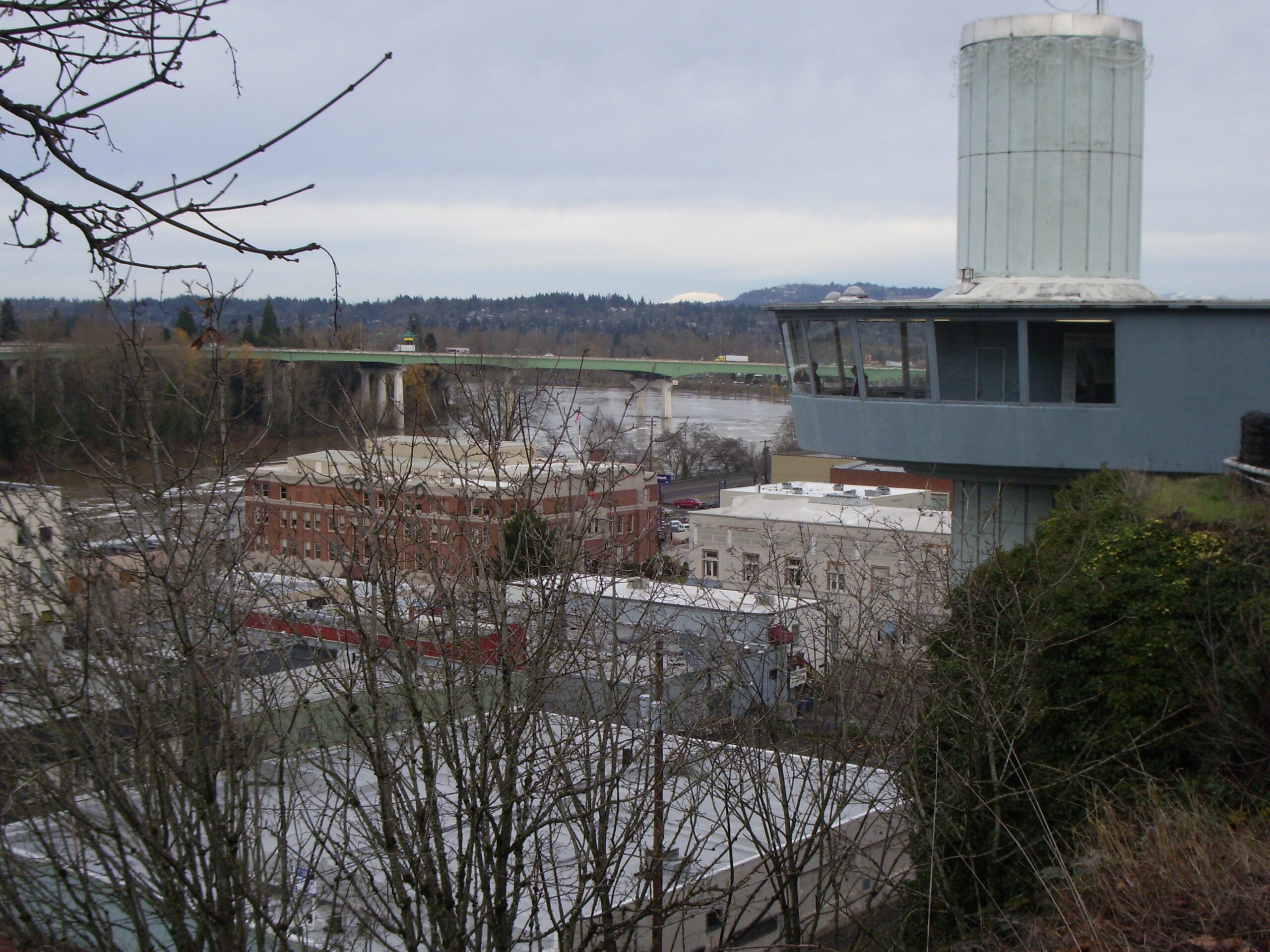 Oregon City elevator observation deck above the Willamette River